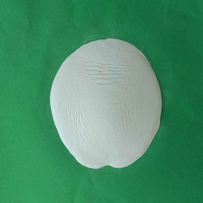Fluorure d'aluminium non inflammable avec une masse molaire de 83,98 g/mol 232-140-9