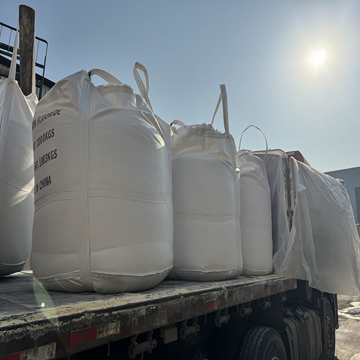 Fluorure d'aluminium de qualité industrielle AIF3 utilisé comme flux pour le glaçage émail