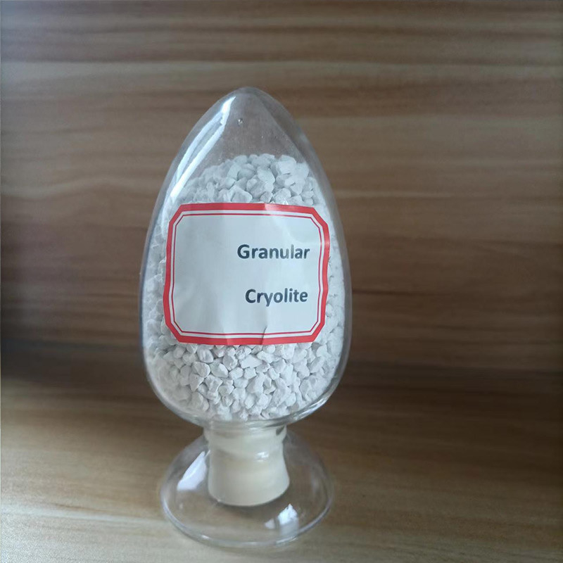 Cryolite de sodium, composition stable et pour l'électrolyse de l'aluminium et la production d'acier pour l'industrie