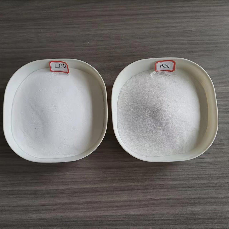Produits additifs et fluides métalliques pour le broyage des poudres de fluorure d'aluminium de qualité industrielle AlF3