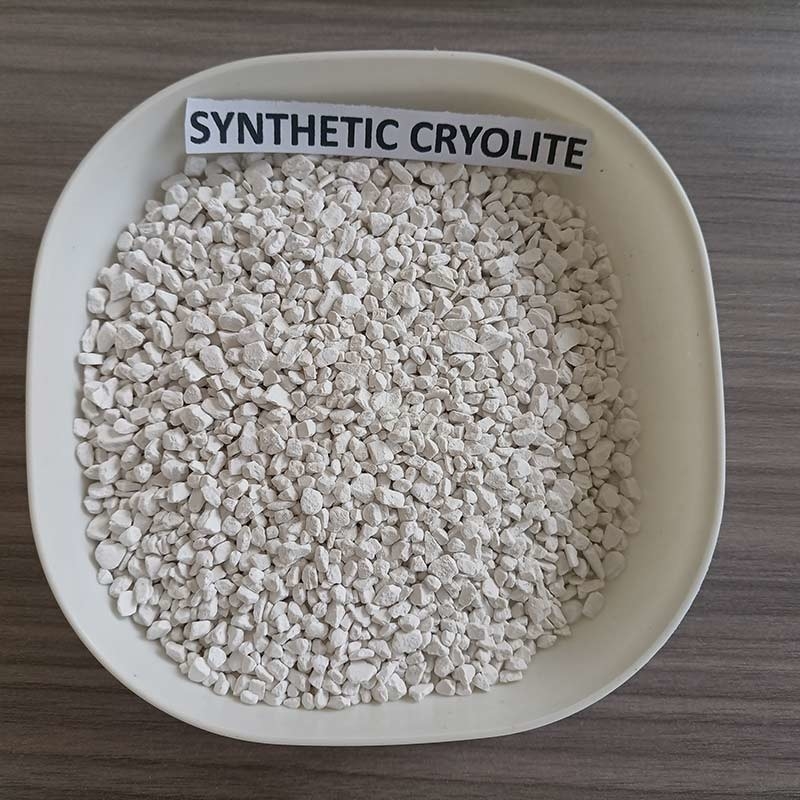 Cryolite de sodium blanc / non blanc avec une pureté chimique supérieure pour diverses applications industrielles