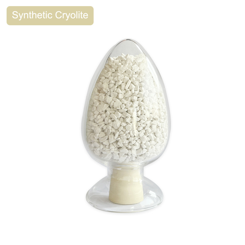 Cryolite synthétique à granulés blancs avec point de fusion de 1025 °C pour les agents de raffinage