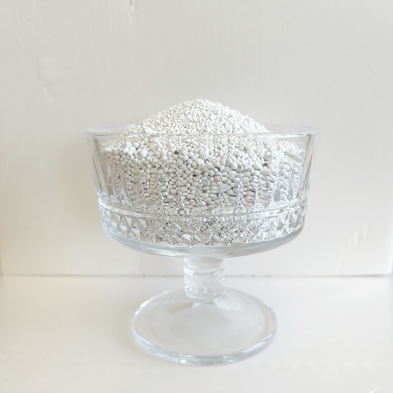 Le fluorure d'aluminium à particules blanches AlF3 est utilisé dans le domaine industriel pour raffiner l'aluminium