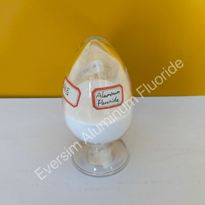 Poids moléculaire 83,98 Fluorure d'aluminium de sable blanc Alf3 pour le flux des métaux non ferreux