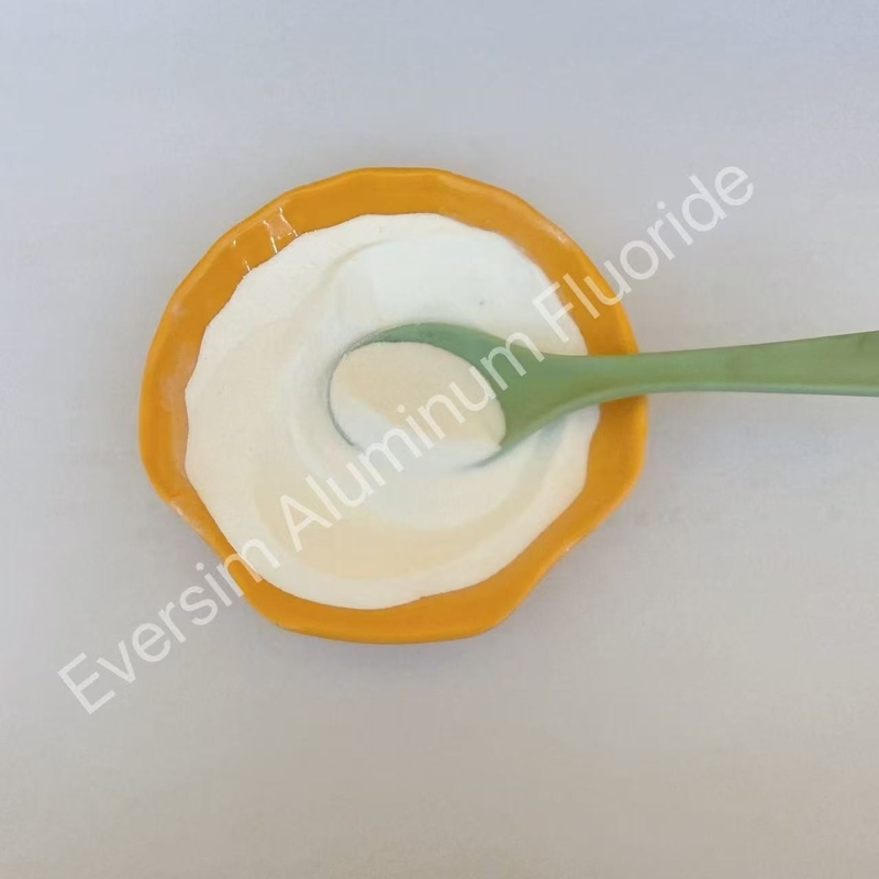 Poudre blanche brute AlF3 Fluorure d'aluminium pour le flux dans le soudage