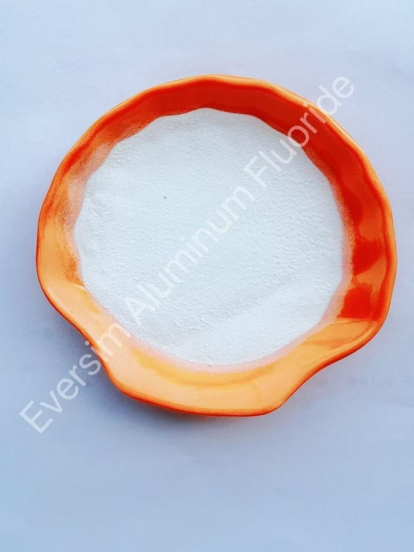 Produits chimiques Poids moléculaire 83,98 CAS7784-18-1 Fluorure d'aluminium Alf3 pour le flux de glaçure céramique