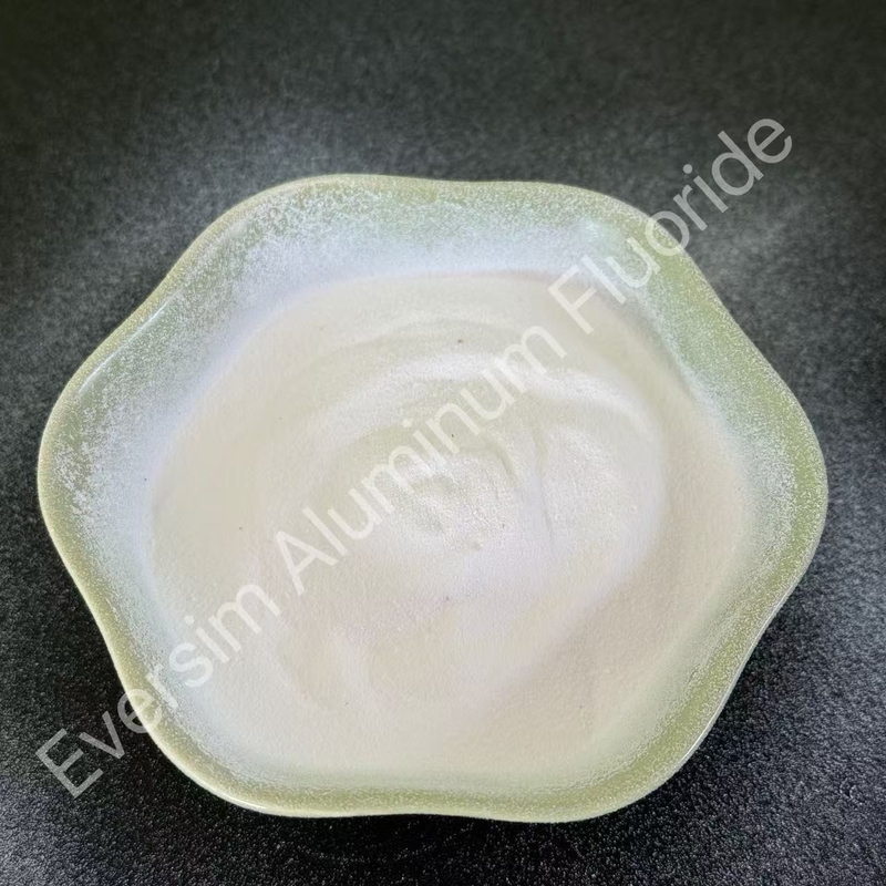 Fluorure d'aluminium brut AlF3 réduit le point de fusion des électrolytes