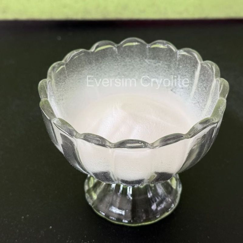 Produit chimique de qualité supérieure CH-1/CM-1 sable blanc Cryolite synthétique Na3AlF6 pour l'industrie céramique