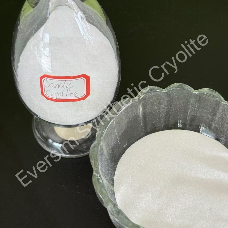 Produit chimique de qualité supérieure CAS13775-53-6 Cryolite synthétique sableux blancs pour l'industrie de l'aluminium électrolytique