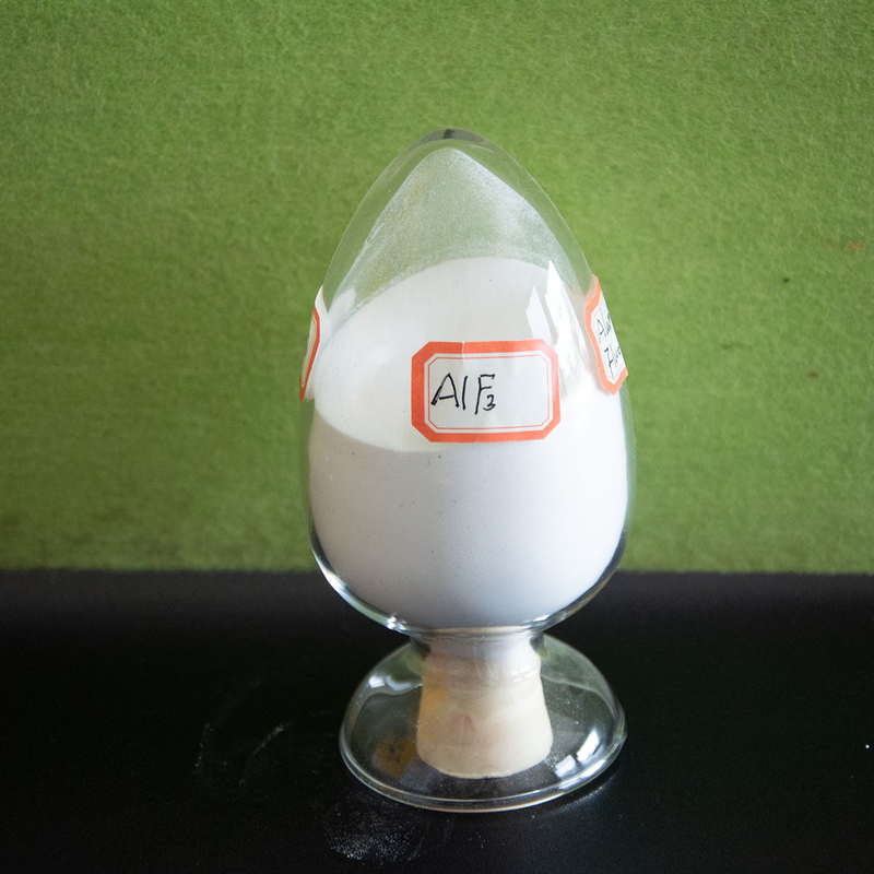 Fluorure d'aluminium de haute pureté AlF3 utilisé comme fondant pour les émaux céramiques